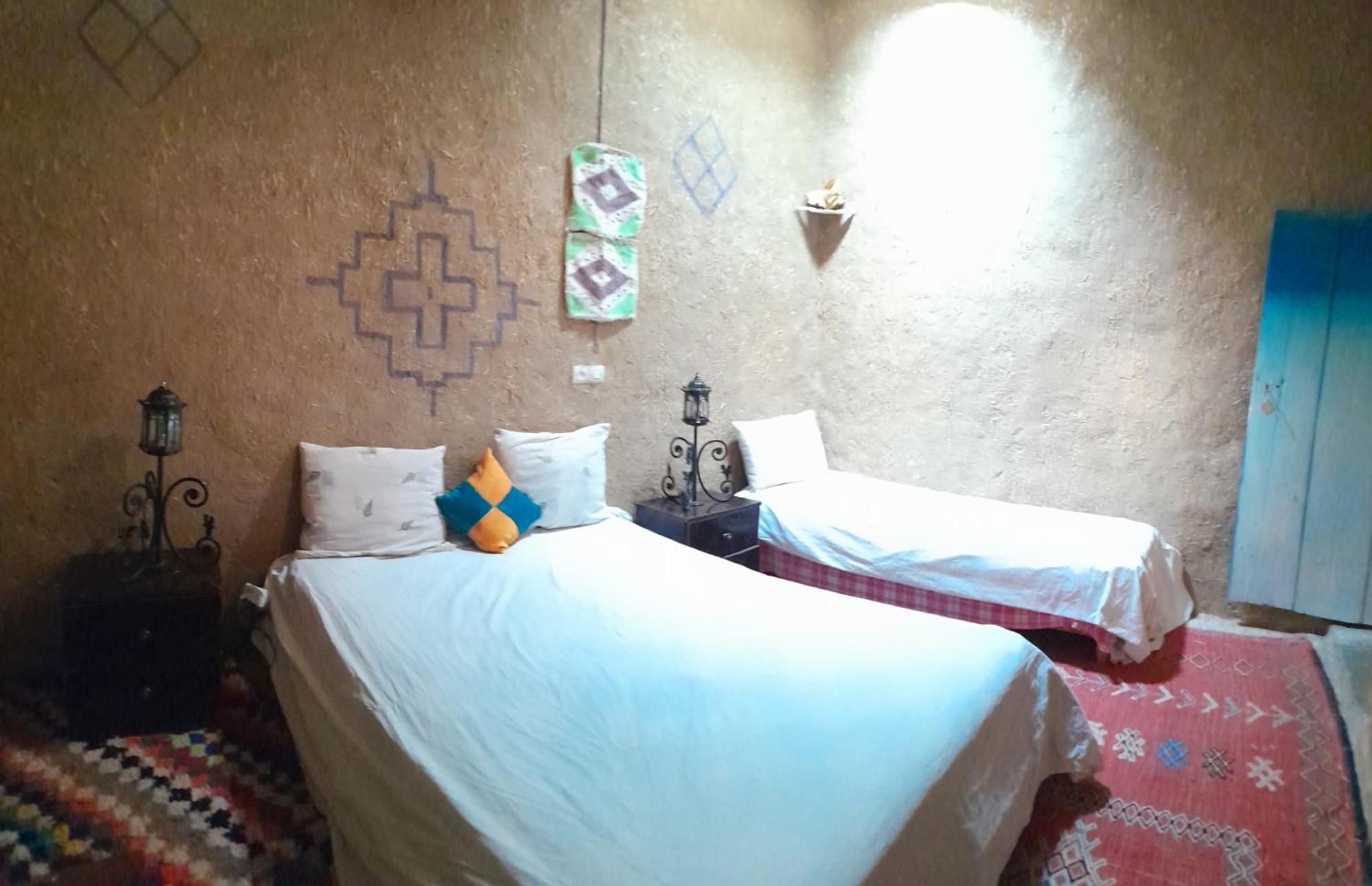 Oasis Travel Panzió Tazouka Szoba fotó