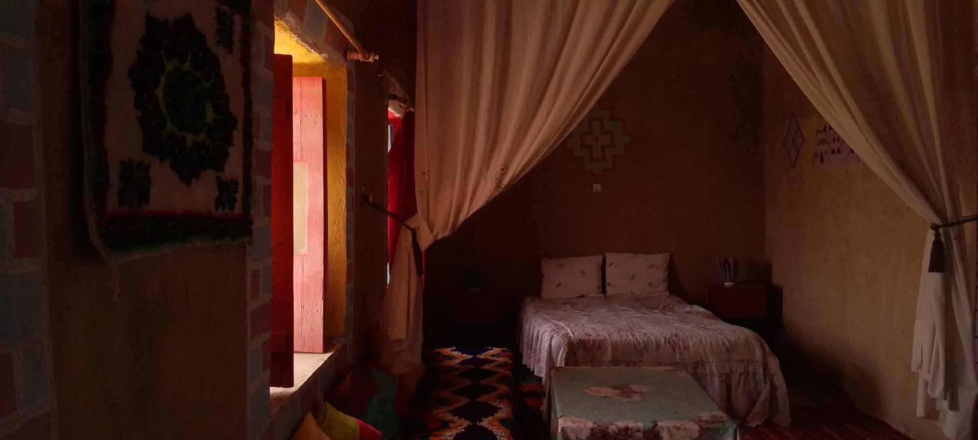 Oasis Travel Panzió Tazouka Szoba fotó